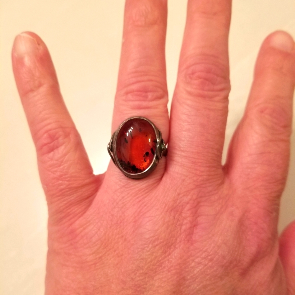 Stunning Amber And Sterling Silver Ring - image 5